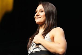 “On va essayer de s'arracher la tête” : Alexa Grasso promet une guerre totale face à Maycee Barber | UFC Fight Night 271