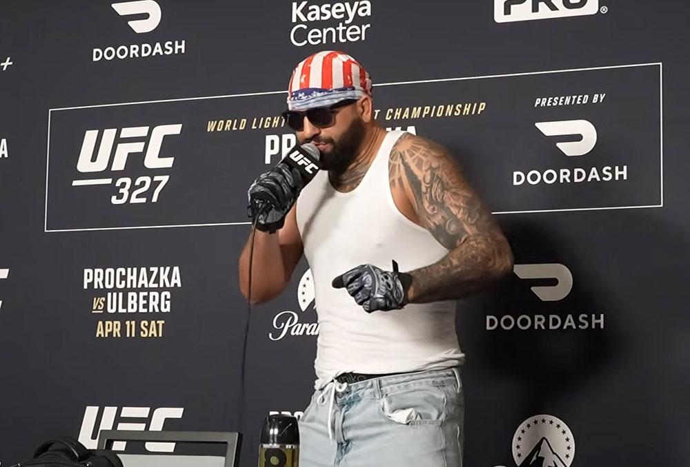 “Je vais lui trancher la tête” : Josh Hokit livre une performance médiatique lunaire | UFC 327