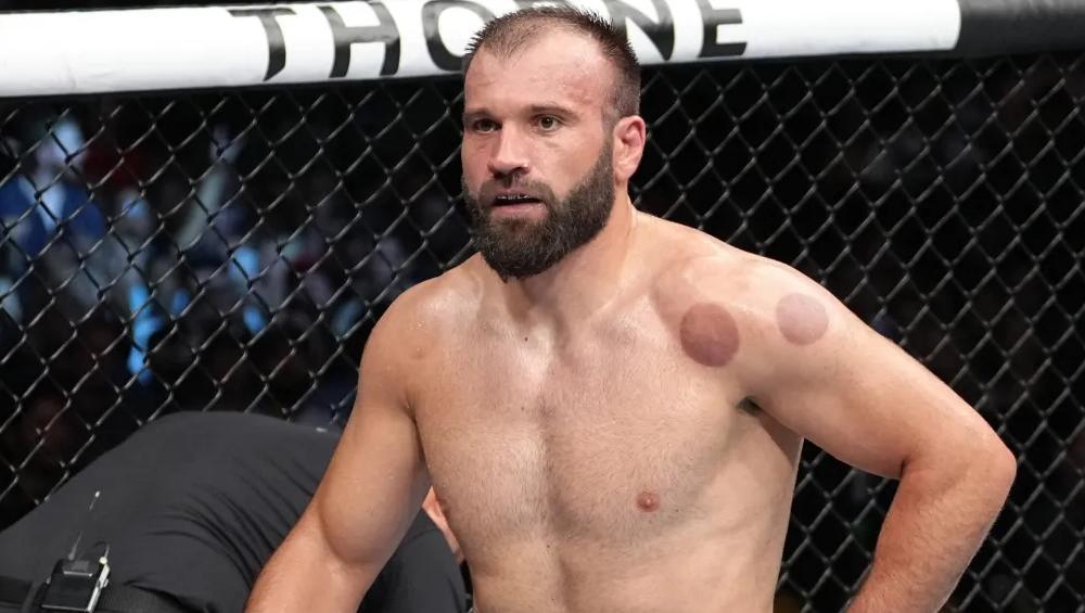 Azamat Murzakanov affronte Paulo Costa dans un choc crucial pour la hiérarchie des poids mi-lourds | UFC 327
