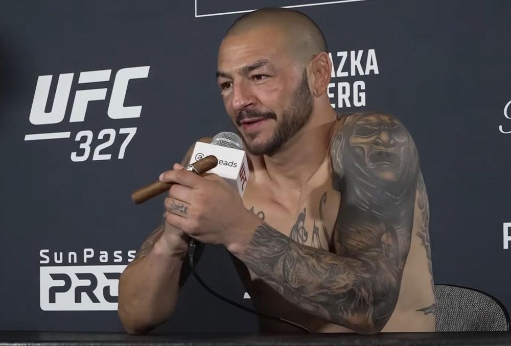 Cub Swanson raconte sa rencontre avec Jon Jones en coulisses avant son ultime apparition dans l'octogone | UFC 327
