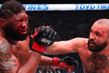 Curtis Blaydes quitte l'hôpital de Miami avec de multiples fractures au niveau du visage | UFC 327
