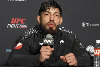 “Je suis là pour rester” : Victor Valenzuela réagit à sa prestation lors de l'UFC Fight Night 274