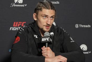 Jackson McVey analyse sa soumission sur Sedriques Dumas et savoure son premier succès dans l'octogone | UFC Fight Night 274