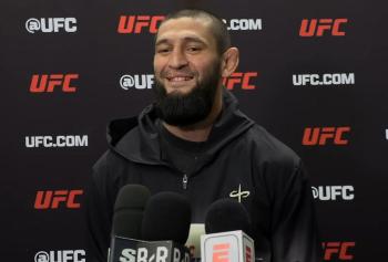 Khamzat Chimaev promet une leçon de lutte à Sean Strickland : “Il n'a jamais affronté quelqu'un comme moi” | UFC 328