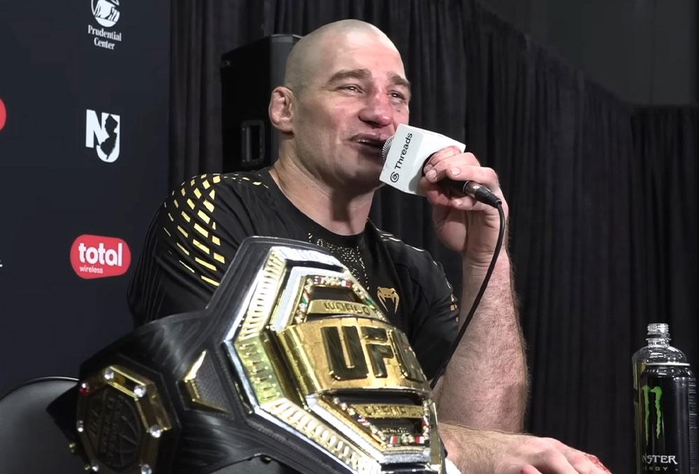Sean Strickland révèle s'être démis l'épaule quelques jours avant le choc | UFC 328