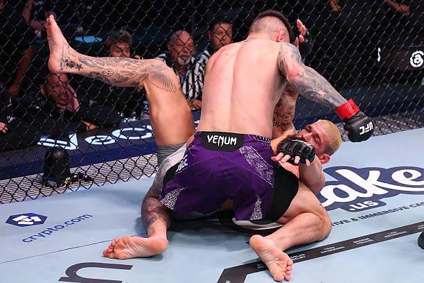 Andre Petroski terrassé par l’agressivité retrouvée de Cody Brundage au deuxième round | UFC Fight Night 276