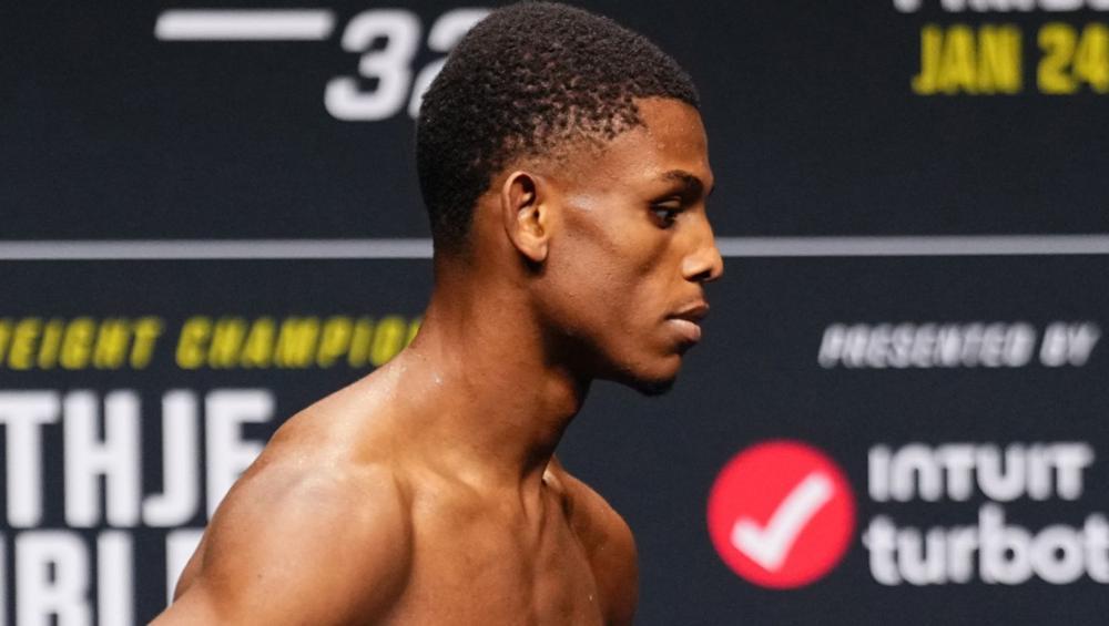 Kai Asakura joue sa survie dans l'octogone face à Cameron Smotherman lors d'un choc crucial chez les poids coqs | UFC Fight Night 277
