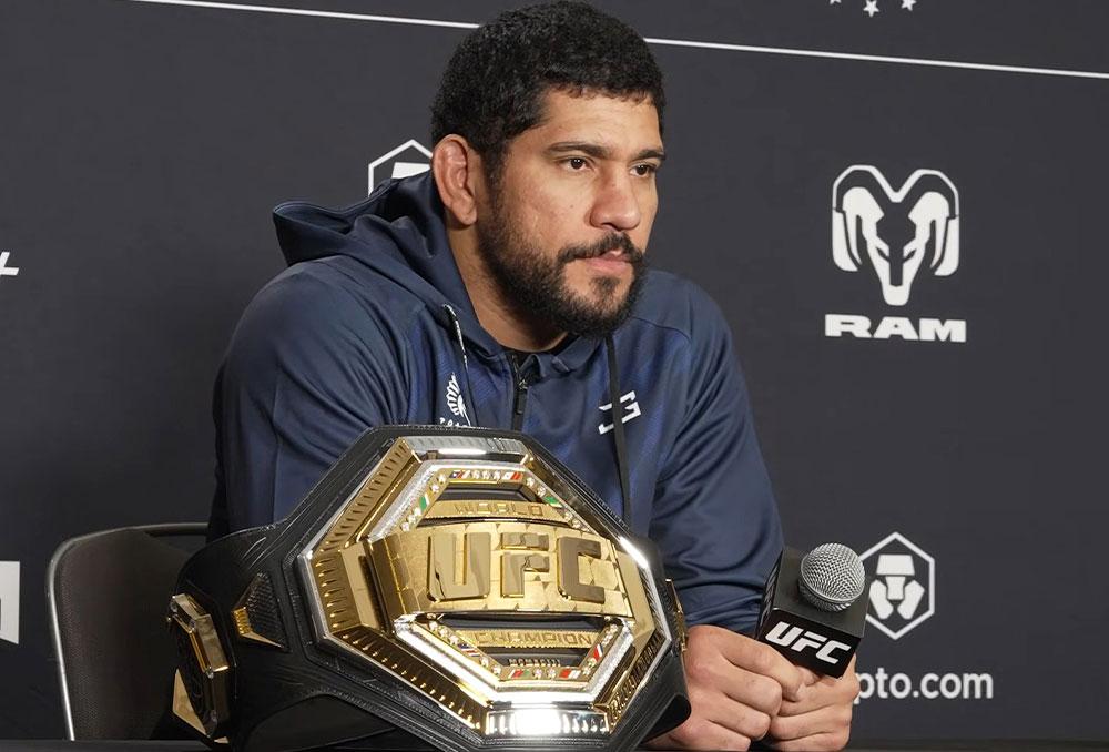 Face à la mobilité de Ciryl Gane, Alex Pereira s'appuie sur son passif contre Israel Adesanya | UFC Freedom 250