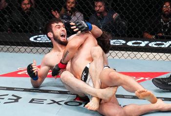 Murtazali Magomedov entre dans l'histoire avec une soumission rare | UFC Fight Night 279