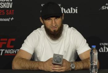 UFC Abu Dhabi : Magomed Ankalaev promet un véritable enfer à Bogdan Guskov
