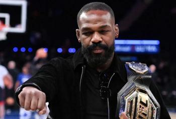 Jon Jones affirme qu'il soumettrait Alex Pereira et battrait Daniel Cormier en lutte