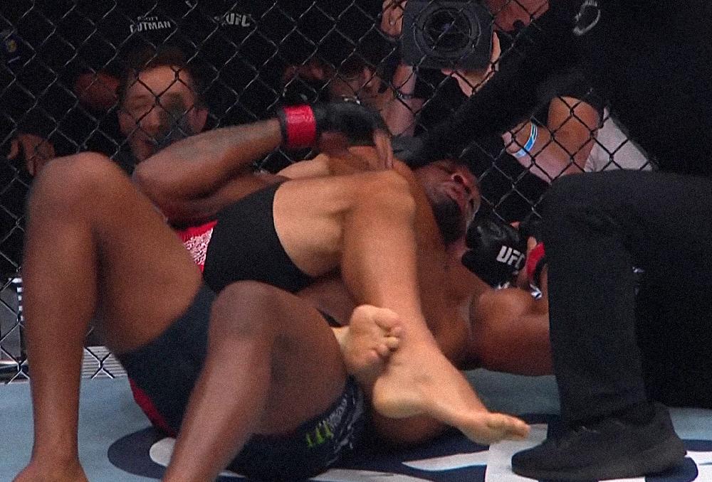 UFC 330 : Acclamé par son public, Dustin Stoltzfus finalise Mansur Abdul-Malik par soumission au 2e round