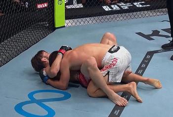 UFC Paris : Appelé en short notice, Pavel Andrusca crée la surprise et bat Nathaniel Wood