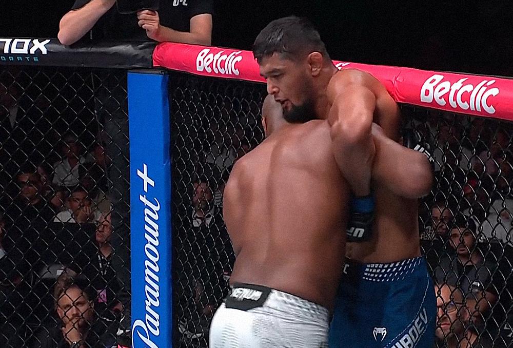UFC Paris : Michael Page neutralise Nursulton Ruziboev et décroche une décision unanime étriquée