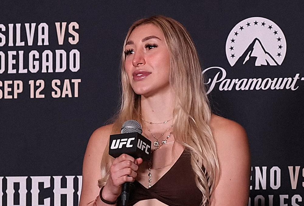 Noche UFC : Regina Tarin a refusé la WWE pour poursuivre son rêve à l'UFC « C'est ma priorité absolue »