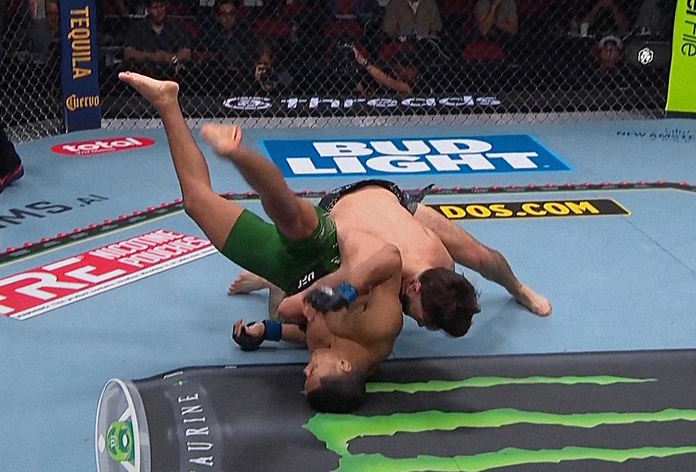 Noche UFC : Sean King III détruit Jessie Rosas dès la première reprise avec un slam dévastateur