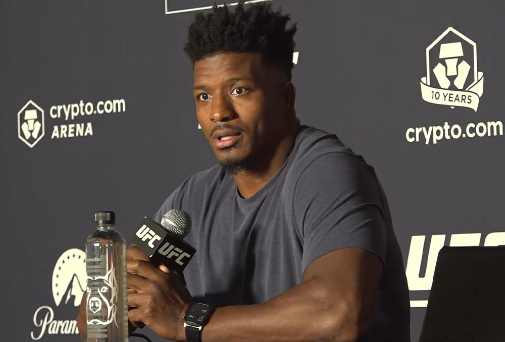 UFC 331 : Alonzo Menifield sans détour face à Iwo Baraniewski : « Je n'en ai rien à faire de sa hype »