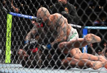 UFC 331 : Daniel Cormier et Joe Rogan pointent du doigt l'attitude de Gable Steveson après son revers par KO