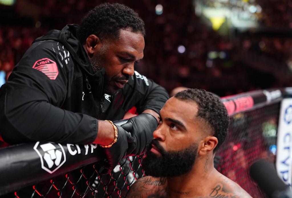 UFC 331 : Jon Jones prend sa défense et révèle que c'est lui qui a exfiltré Gable Steveson des coulisses