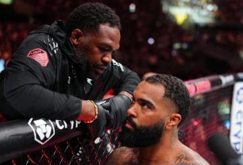 UFC 331 : Jon Jones prend sa défense et révèle que c'est lui qui a exfiltré Gable Steveson des coulisses