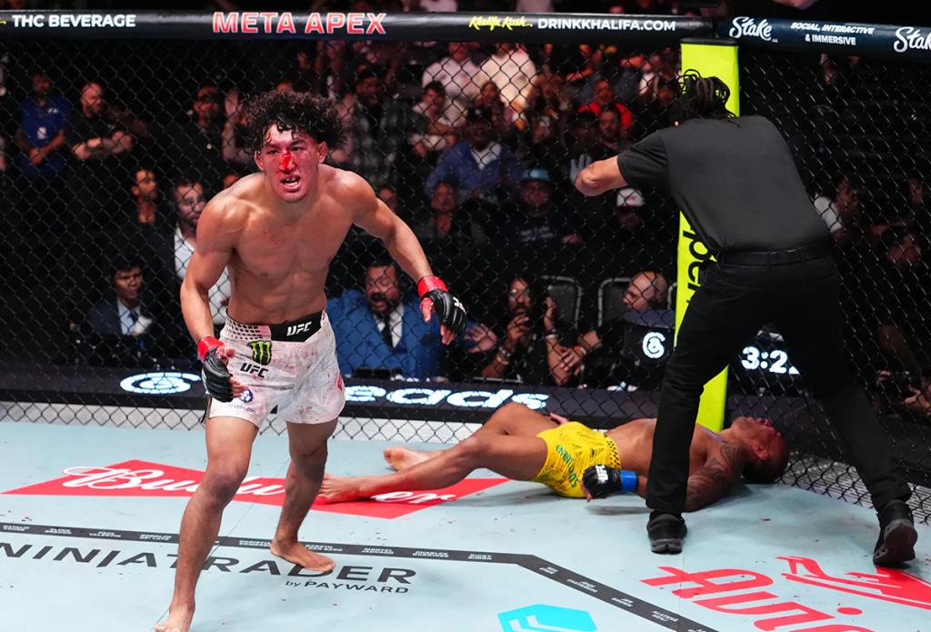 UFC Fight Night 289 : Des nouvelles rassurantes sur l'état de santé de Raoni Barcelos après son malaise face à Raul Rosas Jr.