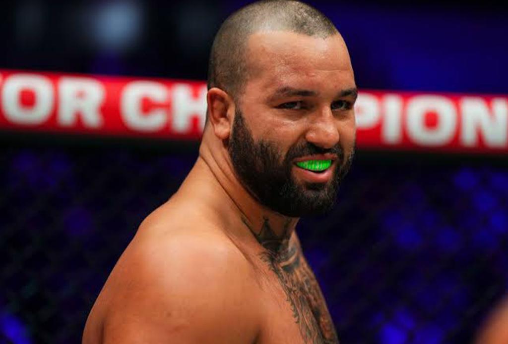 UFC 334 : Josh Hokit accuse Tom Aspinall de simuler sa blessure à l'œil pour quitter l'UFC