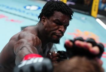 UFC 332 : Daniel Cormier subjugué par la puissance de KO de Damian Pinas face à Andrey Pulyaev