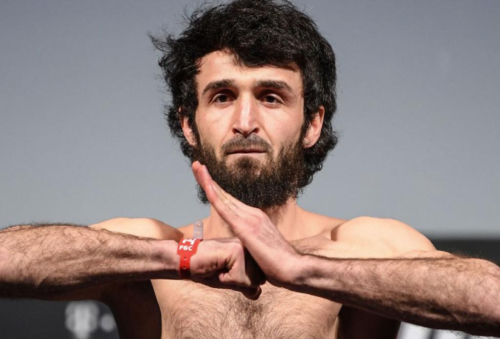 Zabit Magomedsharipov sort de sa retraite et s'engage avec la ligue Real American Freestyle