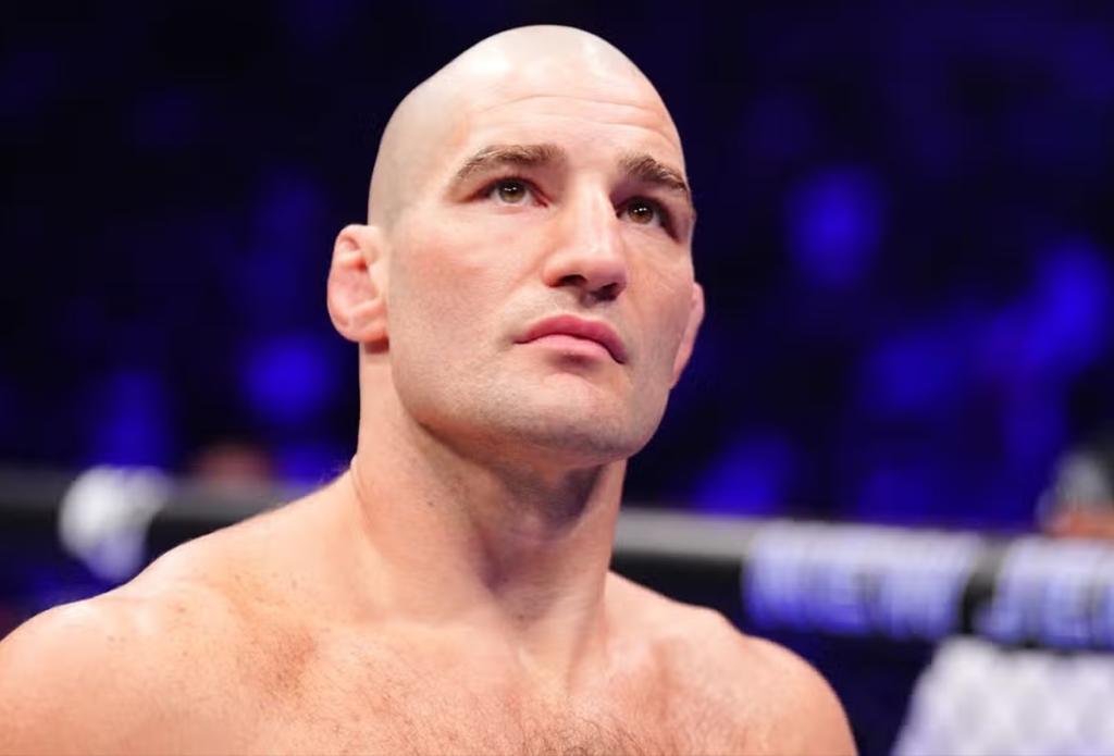 Sean Strickland dézingue l'UFC sur les salaires et menace de partir en boxe anglaise