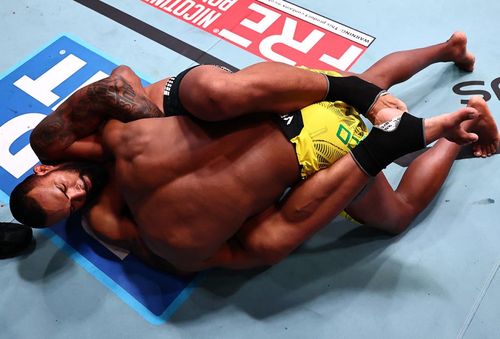 UFC Fight Night 290 : Brendson Ribeiro soumet Felipe Franco au premier round