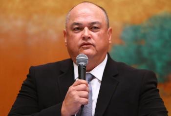 Ki MMA : Scott Coker veut autoriser les coups de genou à la tête sur un adversaire au sol