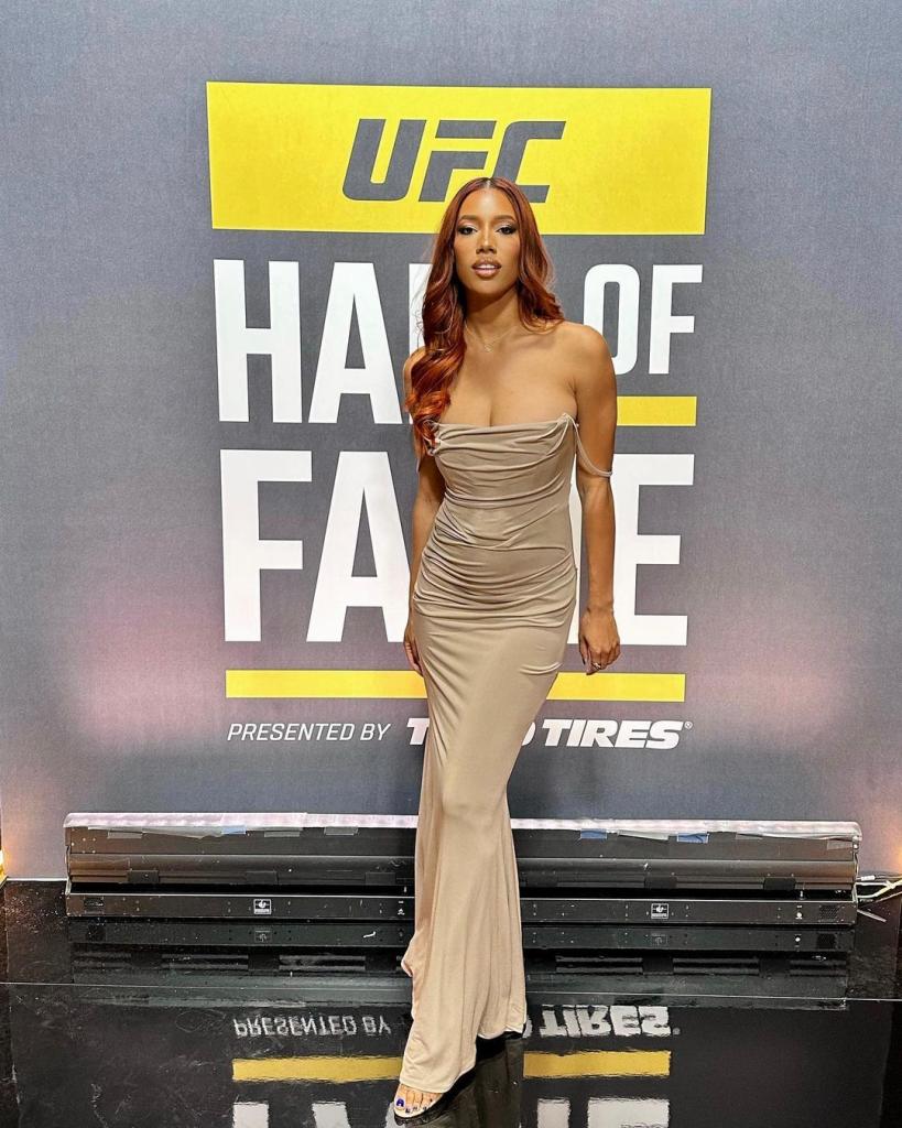 Cérémonie Hall of Fame 2023 - Ring Girl Brookliyn Wren