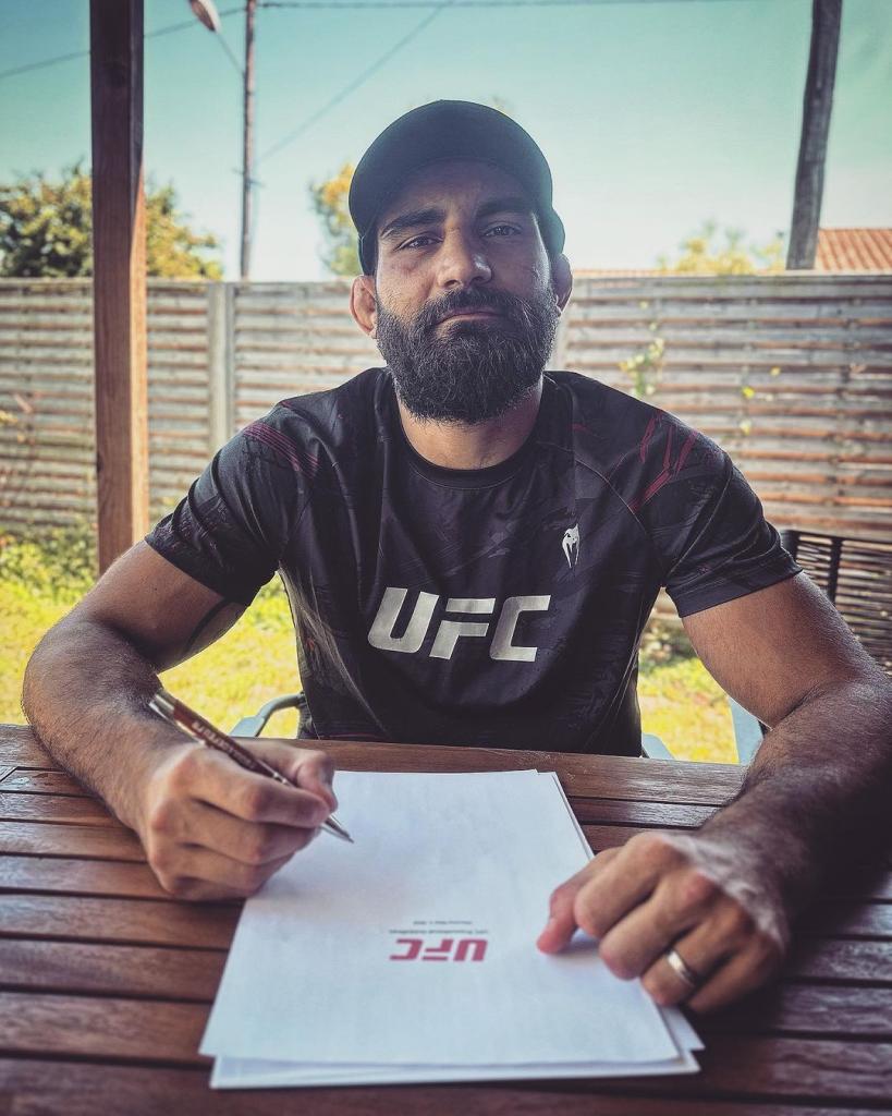 Benoit “God of War” Saint Denis signe un nouveau contrat