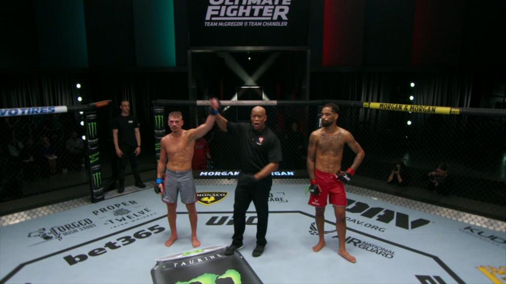 TUF 31 - Austin Hubbard vs. Roosevelt Roberts | Episode 9