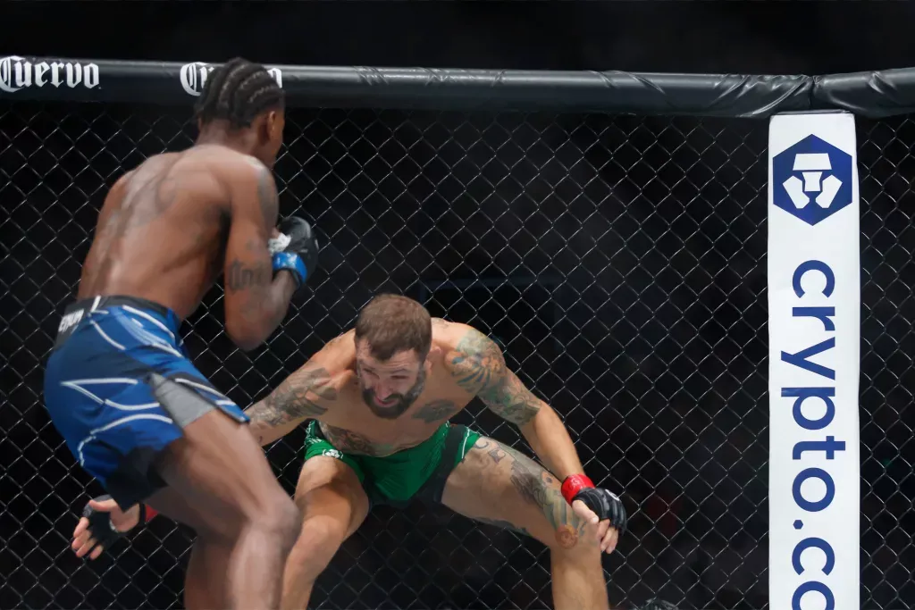 Kevin Holland s'impose contre Michael Chiesa par soumission au premier round | UFC 291