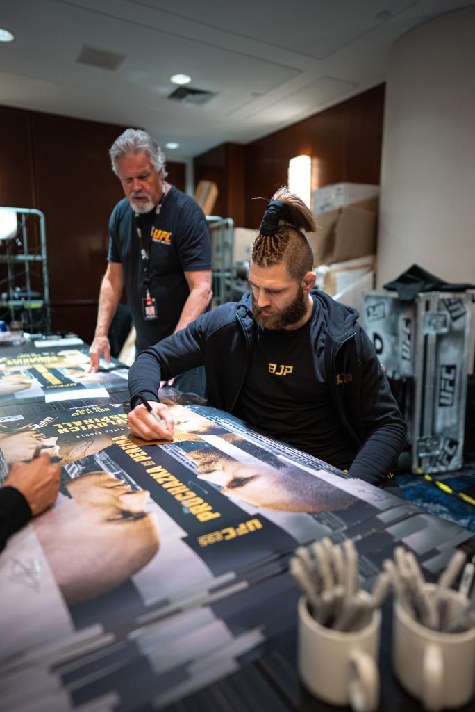 UFC 295 - Séance de signature des posters | New York City