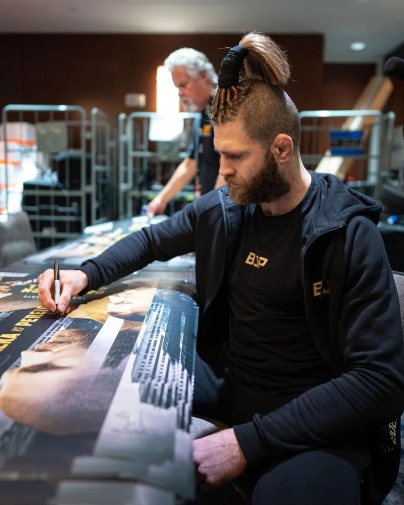 UFC 295 - Séance de signature des posters | New York City