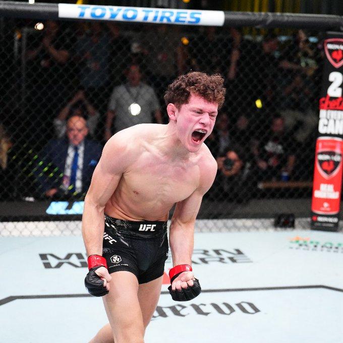 Chase Hooper termine Jordan Leavitt avec un étranglement arrière | UFC on ESPN+ 90