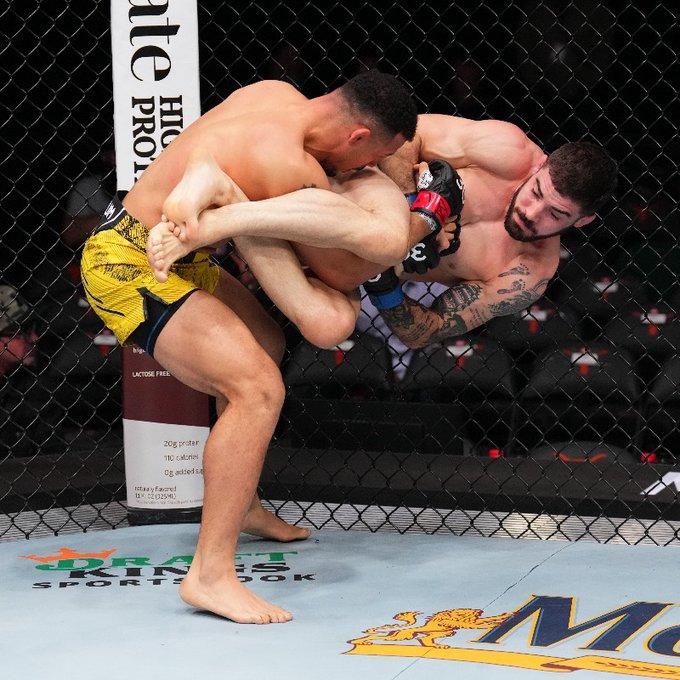 Klose bat Solecki par KO (slam) en 1:41, retour explosif ! | UFC on ESPN 52