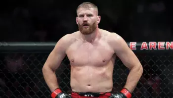 Jan Blachowicz annonce une opération chirurgicale et publie une déclaration émotionnelle sur son retrait de l'UFC 297