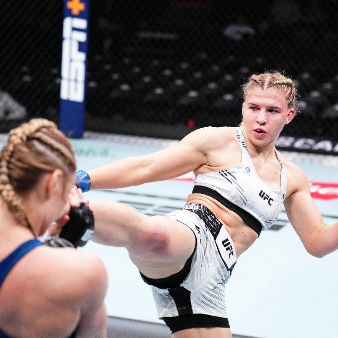 Succès décisif pour Miranda Maverick contre Andrea Lee à l'UFC 298