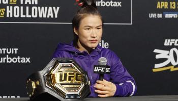 Zhang Weili impressionnée par la progression de Yan Xiaonan | UFC 300