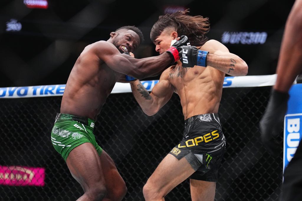 Diego Lopes foudroie Sodiq Yusuff par TKO au 1er round | UFC 300