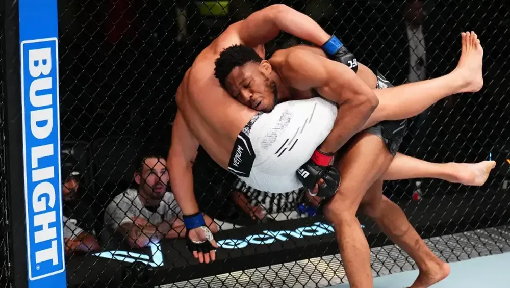 Oumar Sy triomphe à ses débuts à l'UFC et promet de montrer plus à l'avenir | UFC on ESPN+ 99