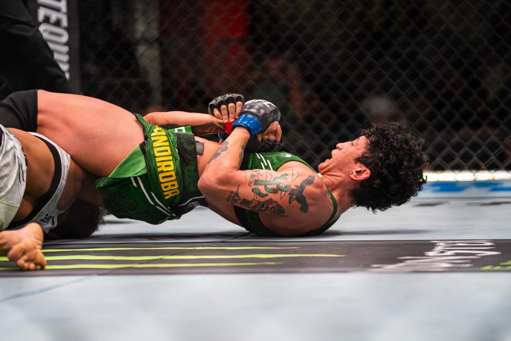 Virna Jandiroba vise le titre des poids pailles après sa victoire contre Amanda Lemos | UFC on ESPN 60