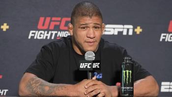 Gilbert Burns adopte une nouvelle mentalité : “Plus de pression, juste l’envie de montrer mon talent” | UFC on ESPN+ 100