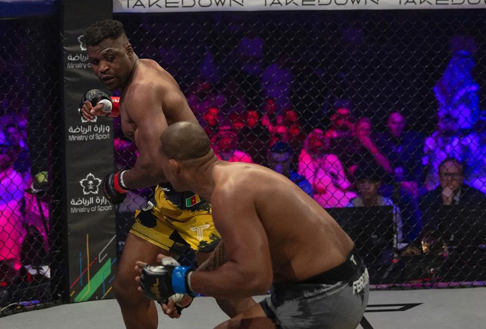 PFL Super Fights - Francis Ngannou détruit Renan Ferreira par TKO au round 1 | Battle of the Giants