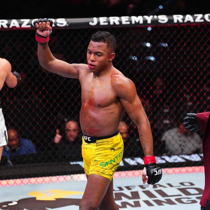 Mairon Santos remporte une décision partagée controversée contre Francis Marshall | Las Vegas