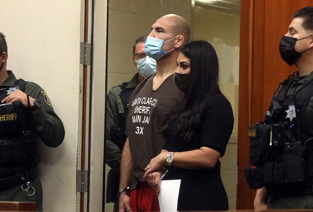Cain Velasquez transféré à la prison de Soledad pour purger le reste de sa peine de cinq ans de prison