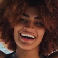 Juliana Rodrigues Juju Mão de Pedra
